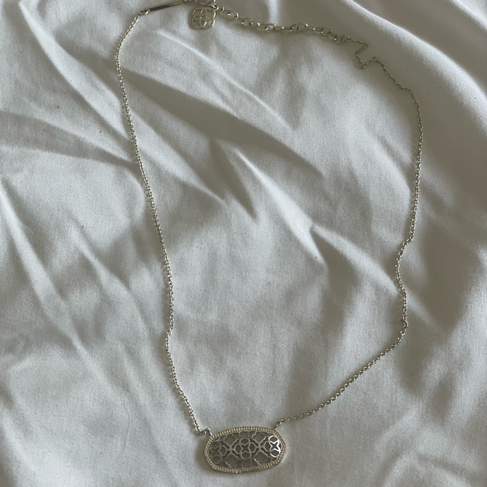 Kendra Scott necklace